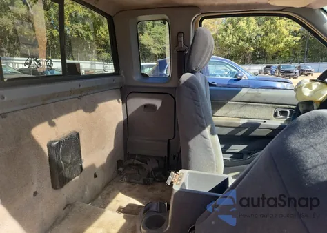 1999 Nissan Frontier King Cab Xe z USA, uszkodzony, nr VIN 1N6ED26Y7XC307383